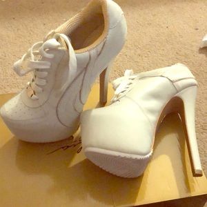 Brand new sneaker heel